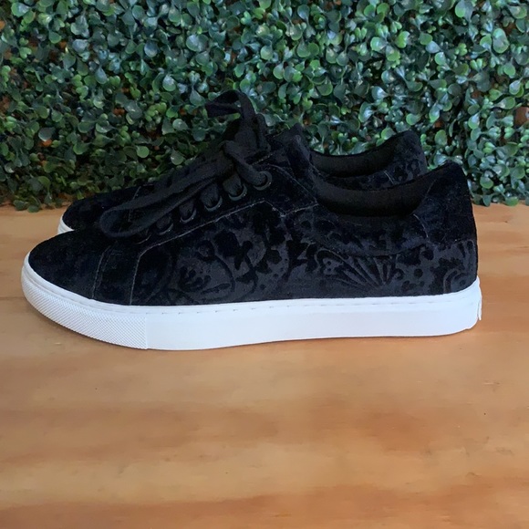 Rebecca Minkoff Velvet Jacquard Sneaker Shoe | Womens Size 7.5 | Black - Picture 3 of 9